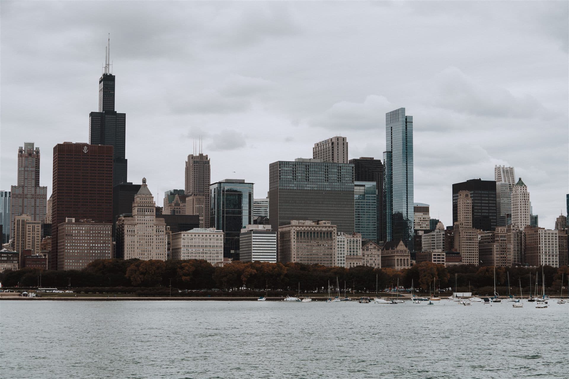 Illinois skyline or landscape for local Jewish obituary resources for Illinois