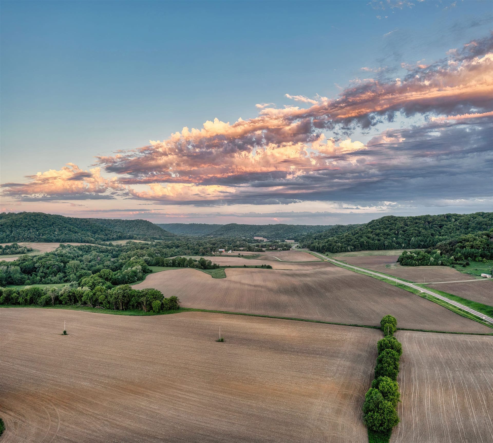 Iowa skyline or landscape for local Jewish obituary resources for Iowa