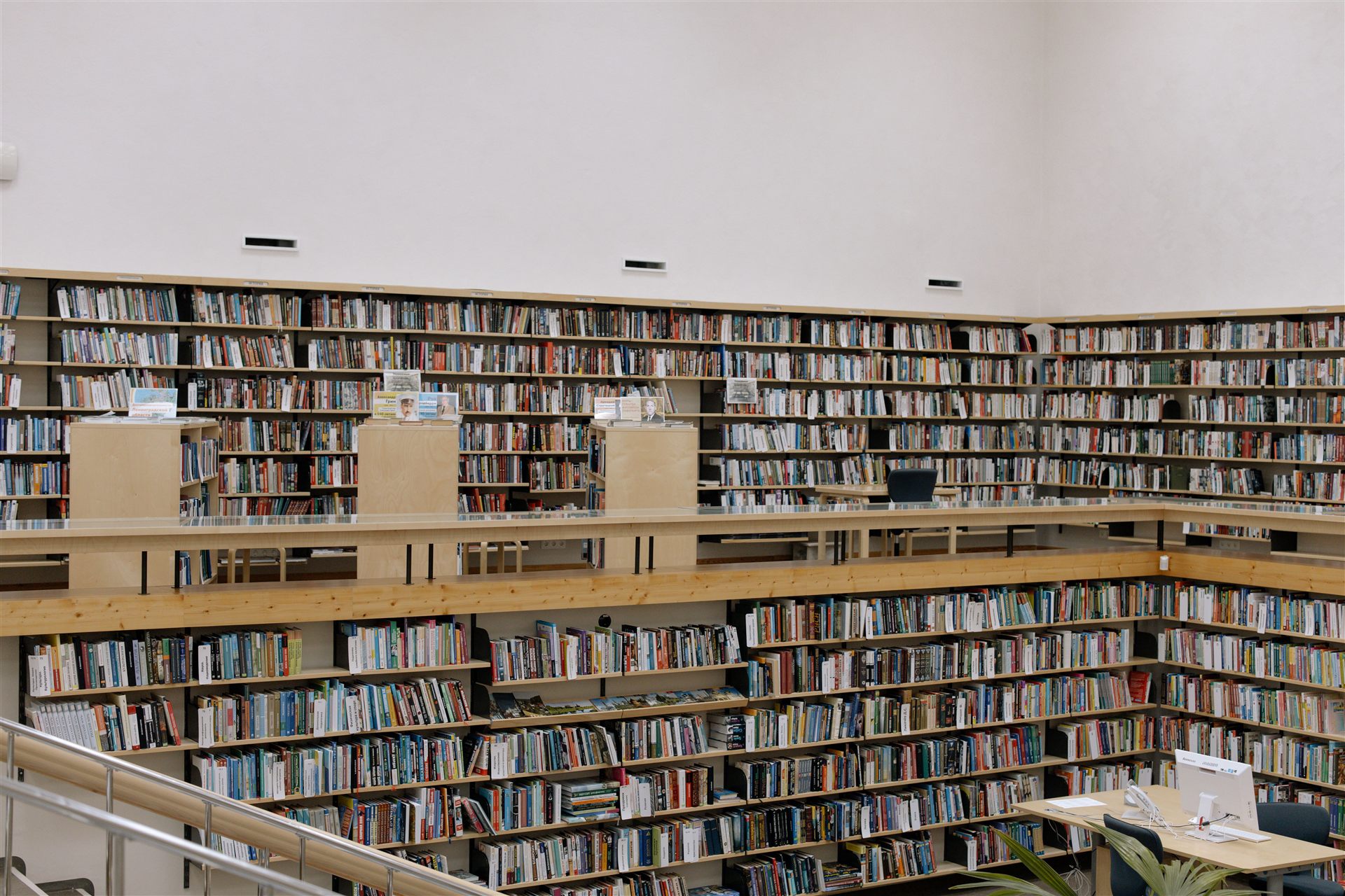 Jewish planning books and a candle for thoughtful funeral and mourning guidance