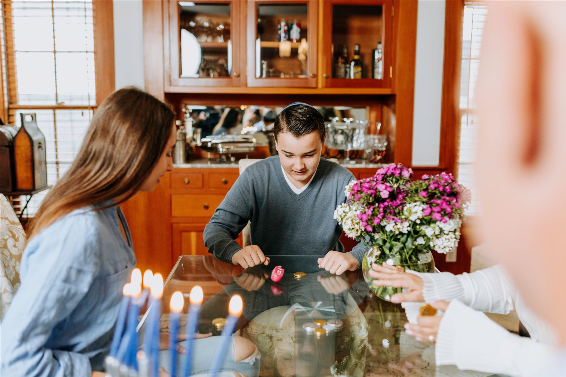 A quiet home table prepared for Jewish mourning visitors during shiva